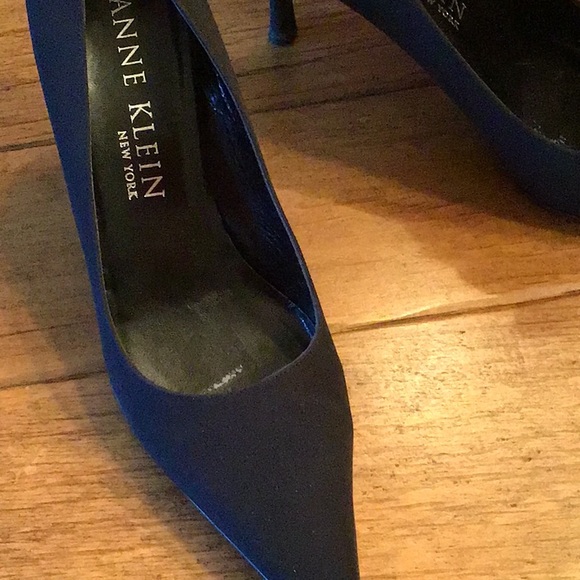 Heels - Picture 3 of 4